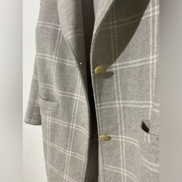 Women’s Levi Gray Plaid Coat - Picture 9 of 9
